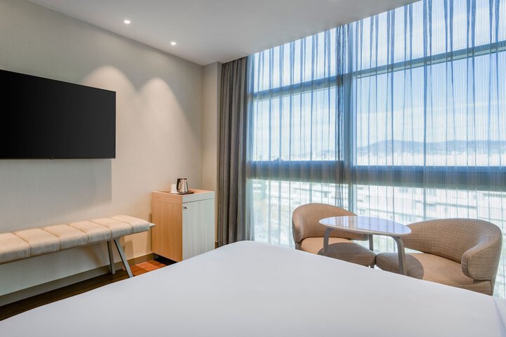 Room 9 of 49