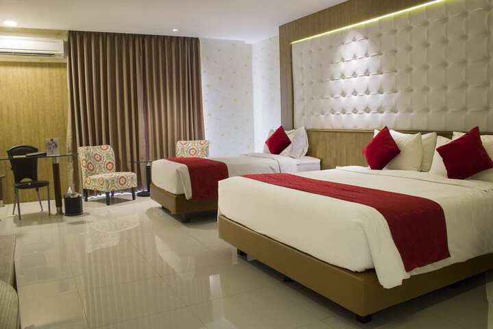 Room 9 of 30