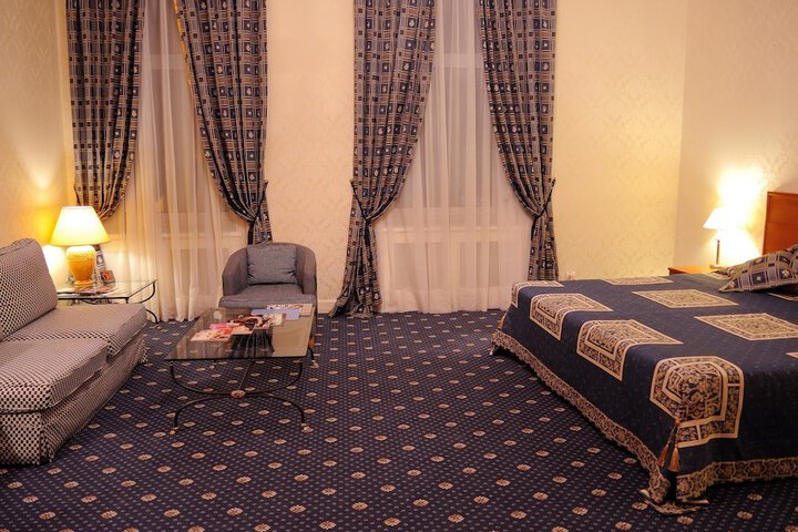 Room 17 of 94