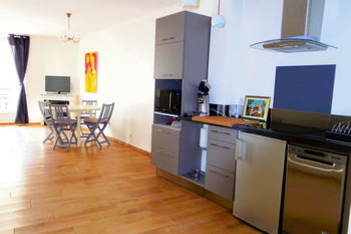 Room 5 of 6