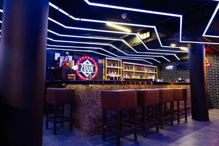 Lounge 60 of 83