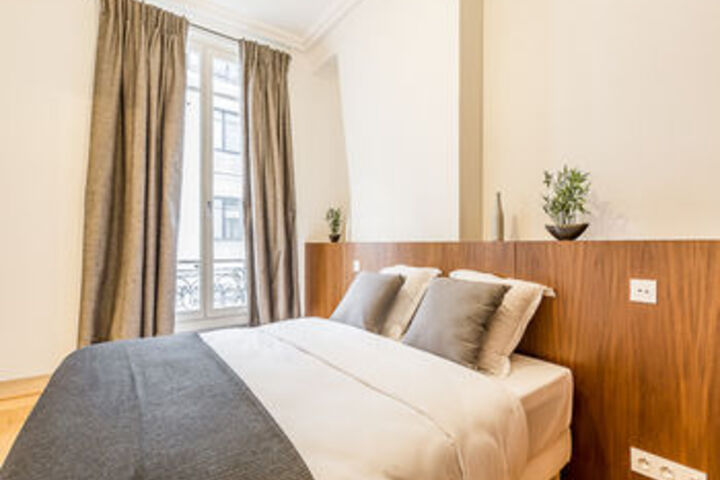Room 48 of 170