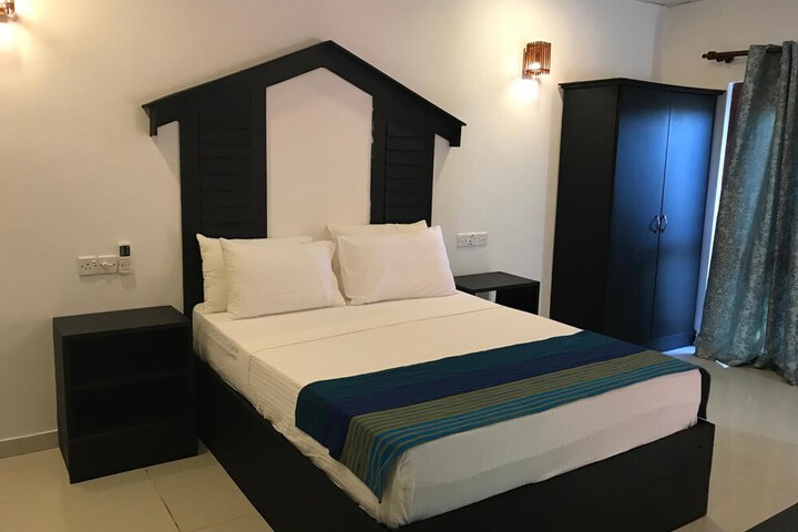 Room 11 of 43