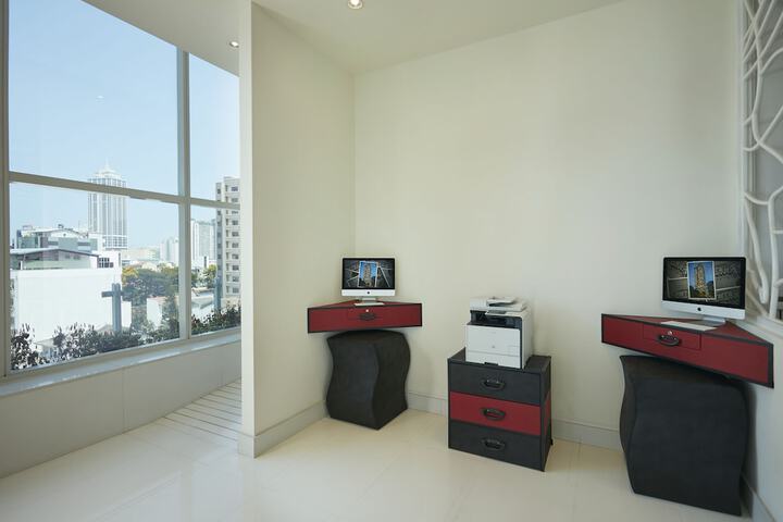 Business Center 65 of 74