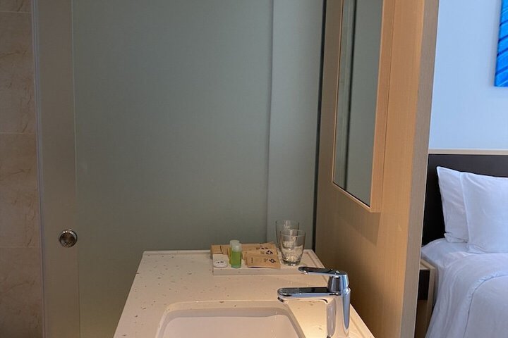 Room 2 of 67