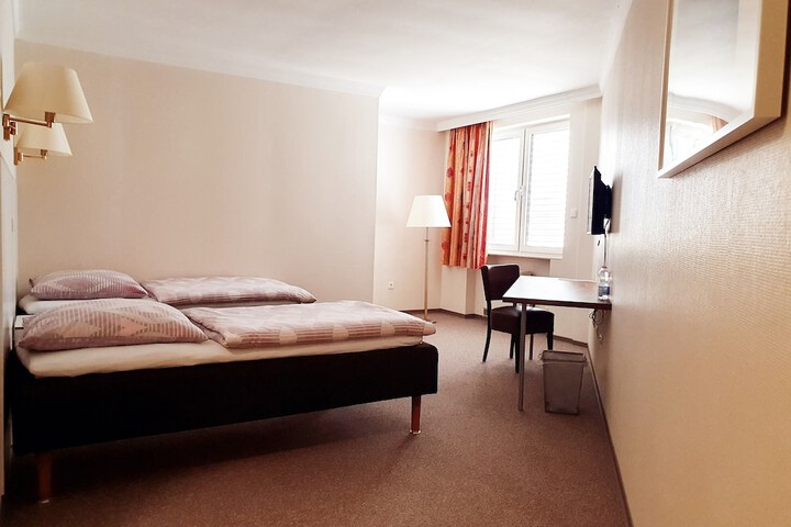 Room 13 of 24