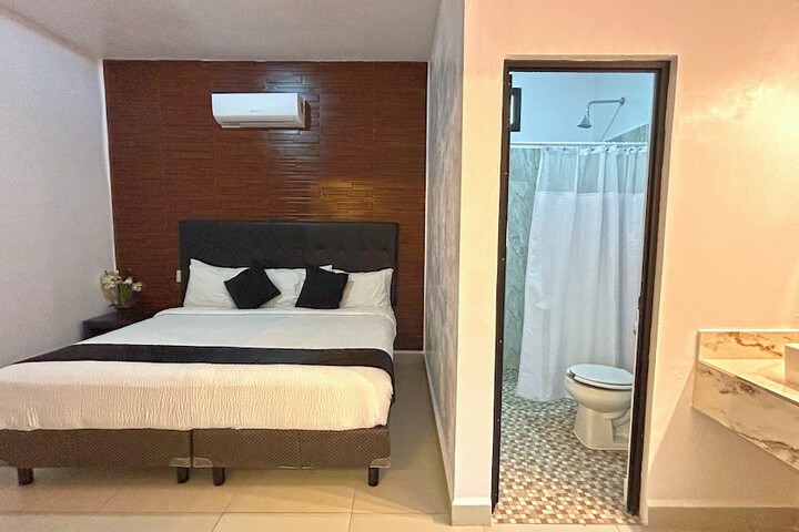 Room 9 of 50