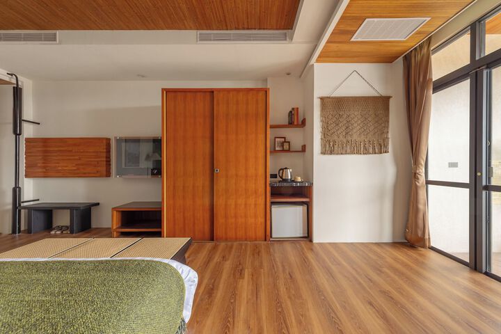 Room 42 of 137