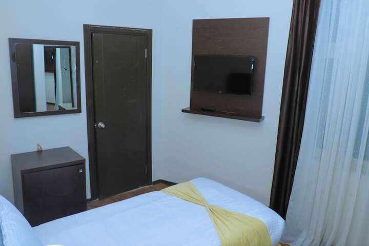 Room 12 of 88