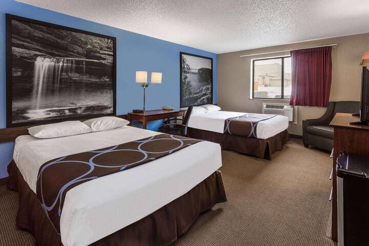 2 Double Beds (3 of 7)