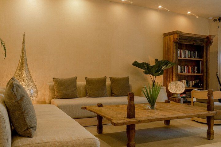 Hotel Interior 6 of 131