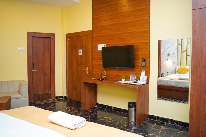 Room 3 of 11
