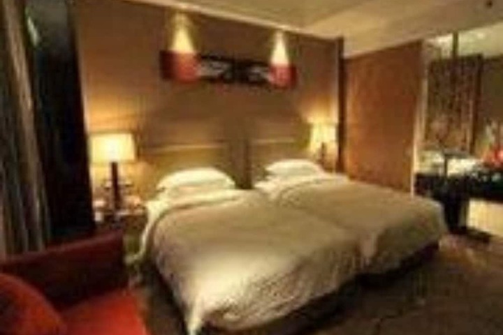 Room 7 of 48