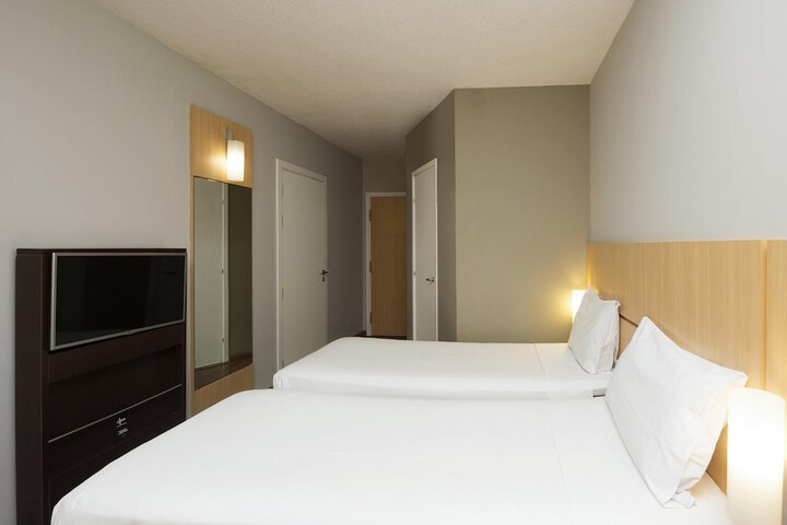 Room 17 of 82