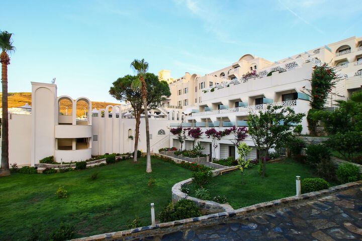Hotel Exterior 177 of 177