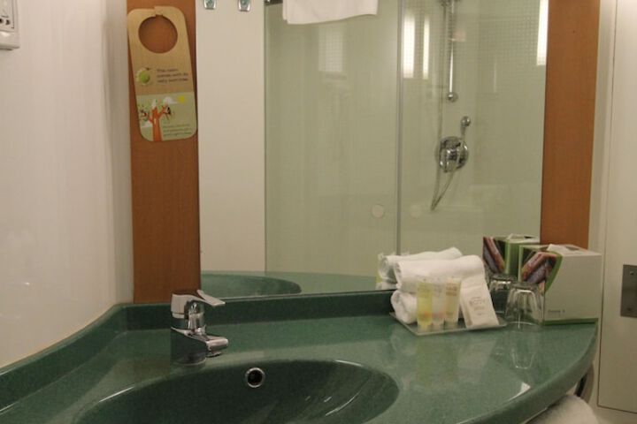 Room 21 of 51