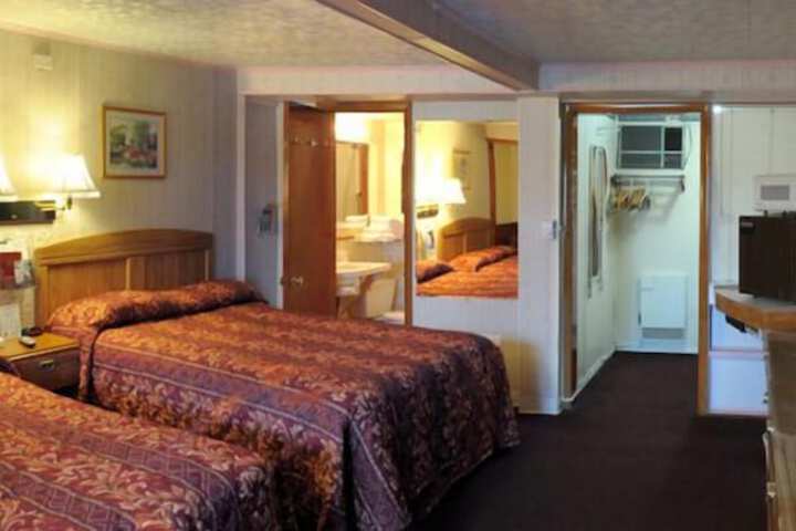 Room 5 of 10