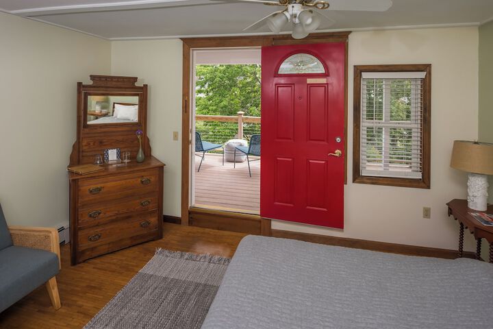 Room 35 of 106