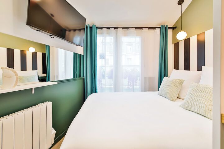 Room 81 of 270
