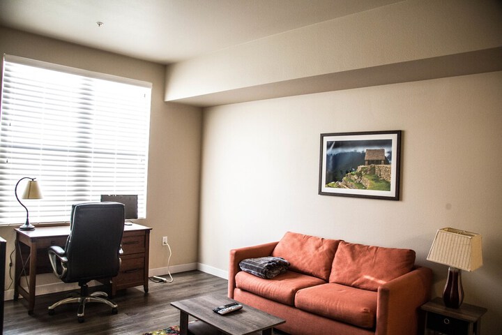 Room 10 of 24