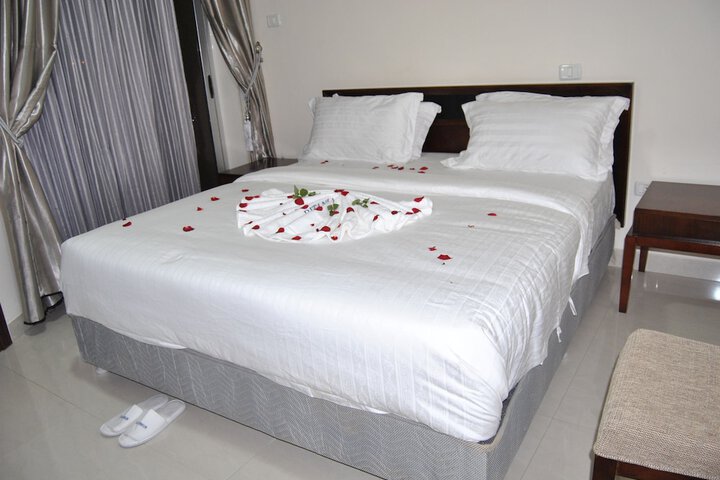 Room 2 of 26