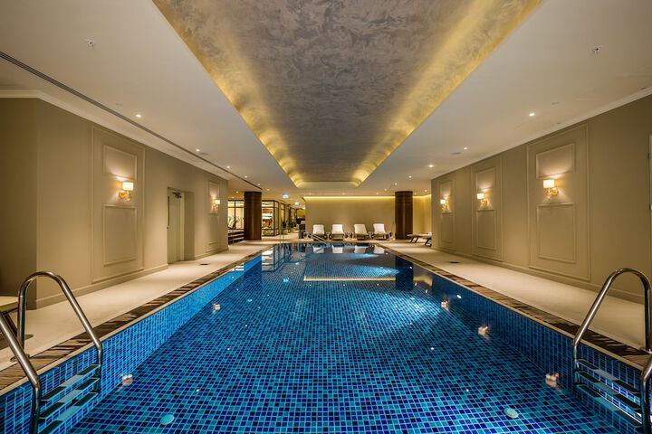 Hotel with Pool