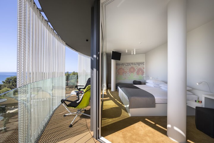 Room 20 of 138