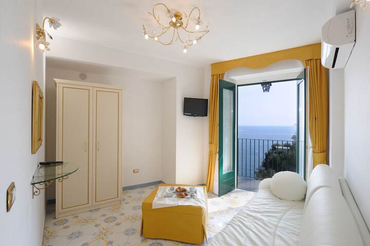 Room 45 of 158