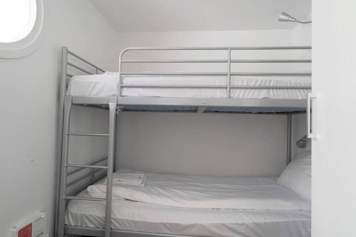 Room 293 of 865