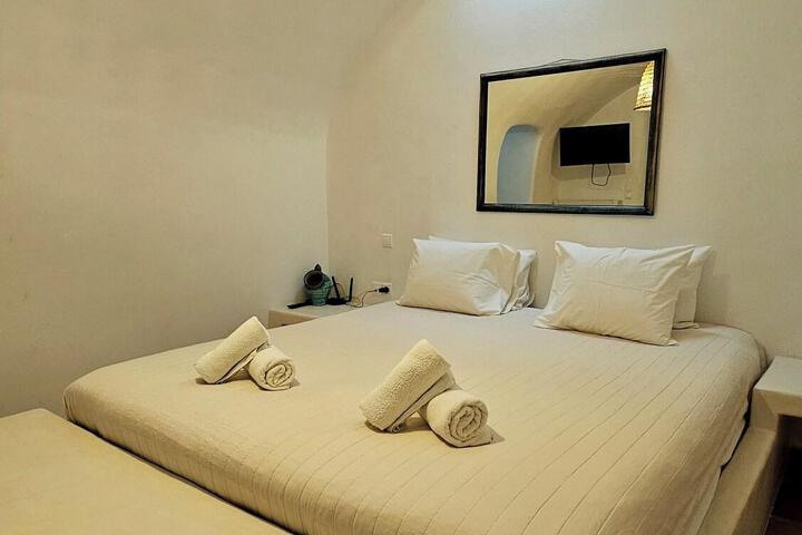 Room 52 of 85