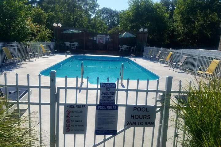 Pool 4 of 6