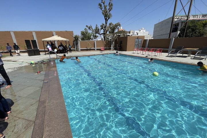 Pool 21 of 27