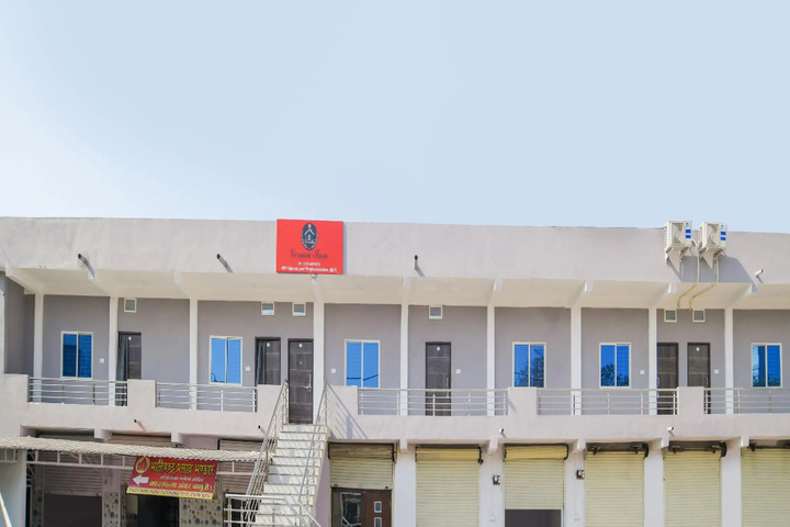 OYO 79074 Flagship Hotel Verma Inn