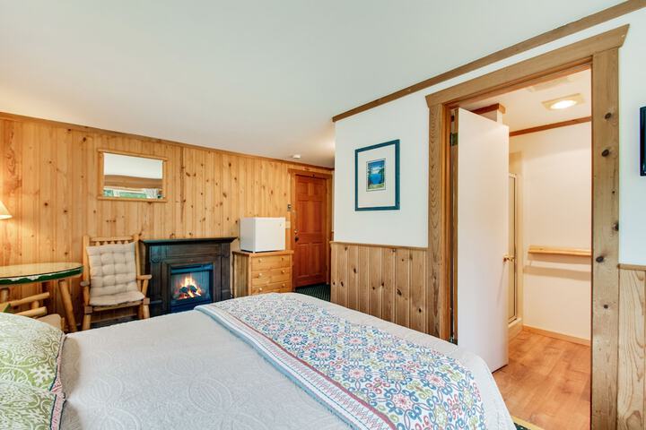 Room 33 of 189