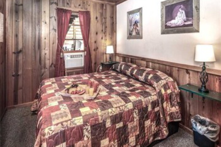 Room 25 of 28