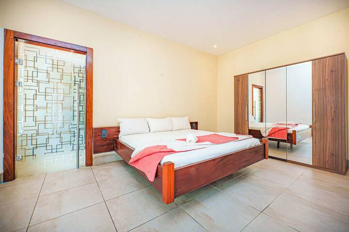 Room 3 of 63