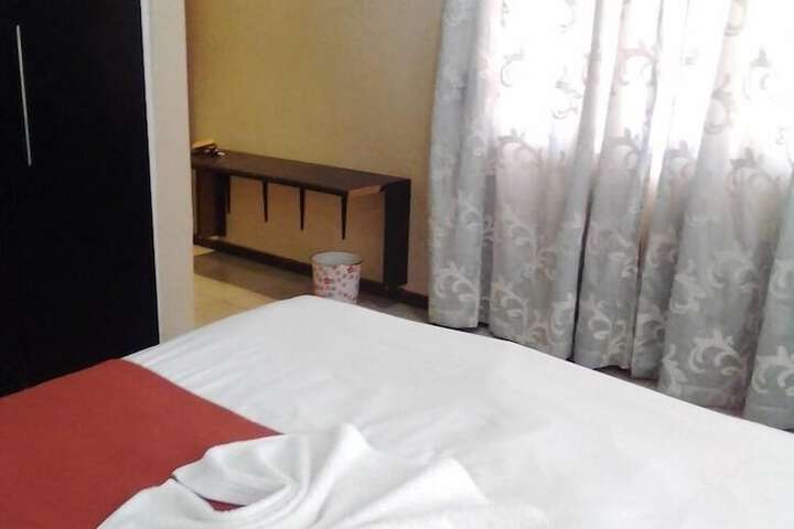Room 10 of 22