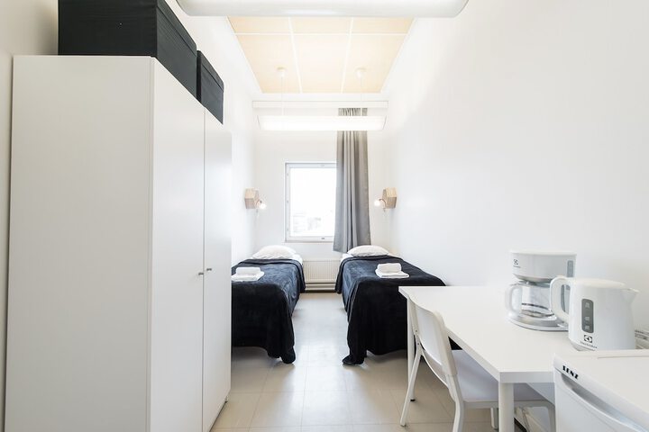 Room 9 of 31