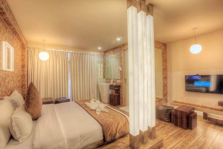 Room 28 of 60