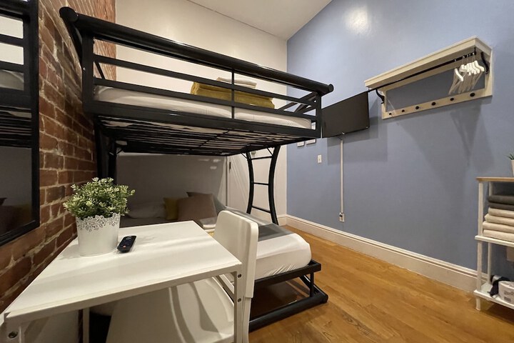 Room 38 of 236