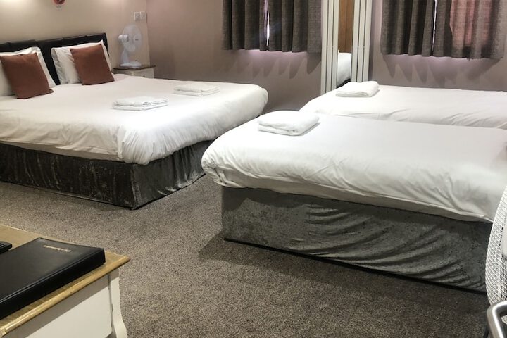 Room 7 of 42