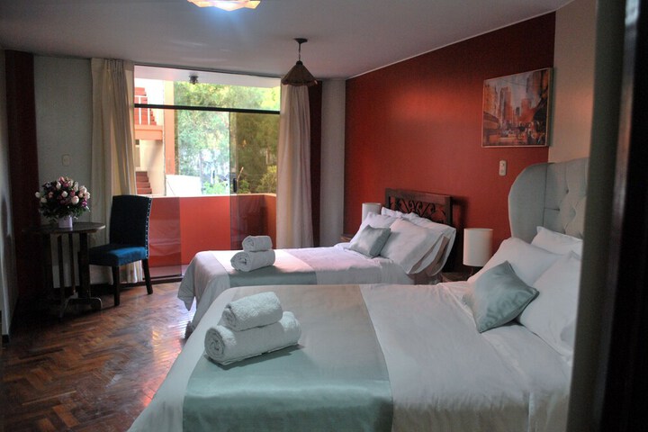 Room 12 of 27