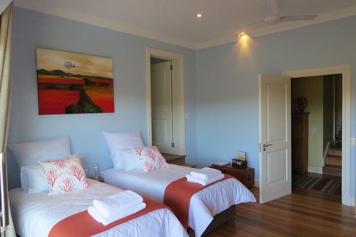 Room 16 of 26