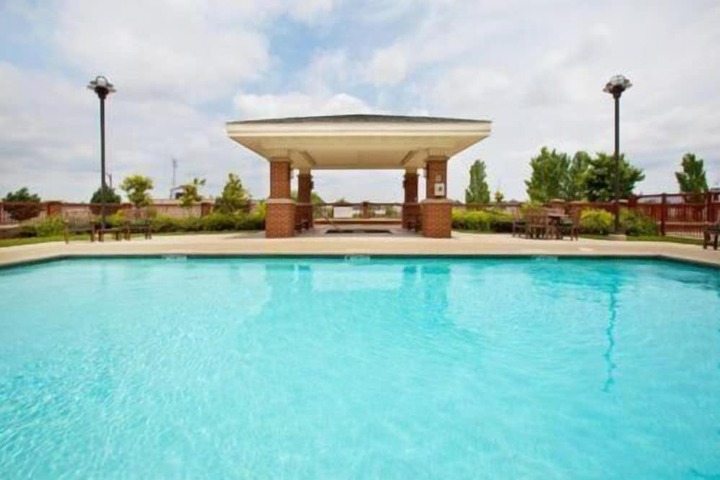 Pool Hotel