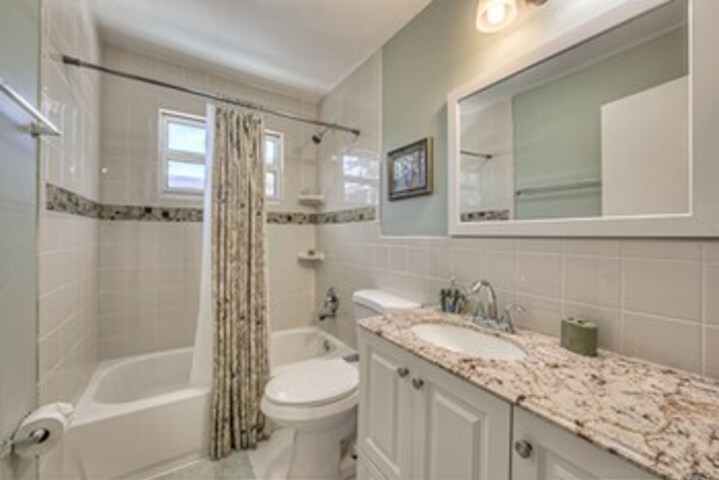 Room 4 of 27