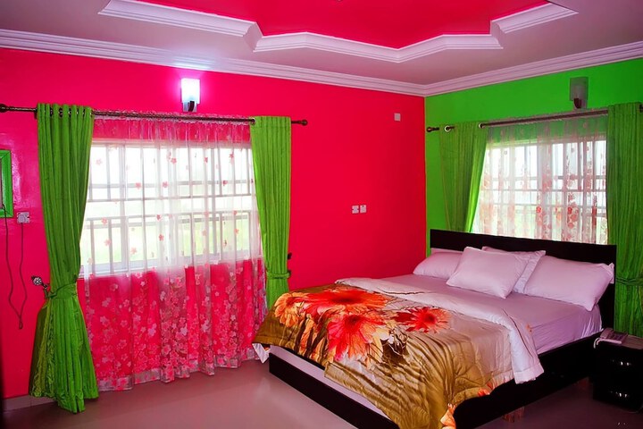 Room 4 of 24