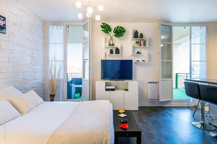Room 5 of 17