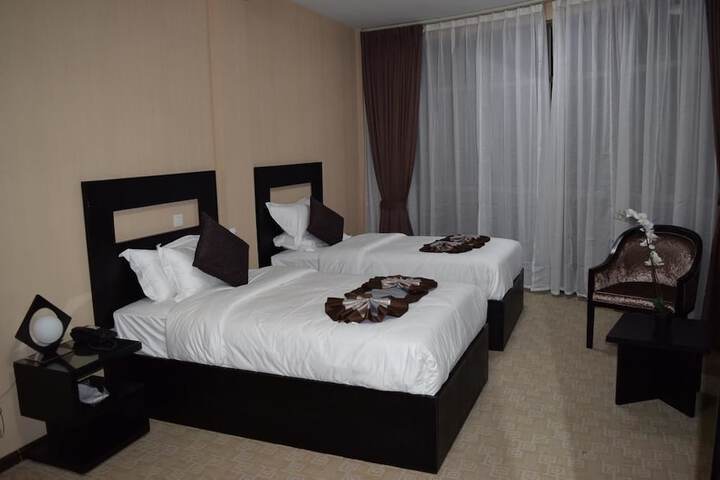 Room 5 of 28