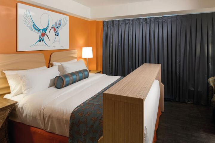 Room 14 of 108