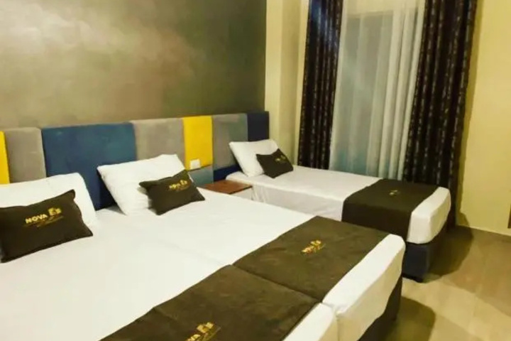 Room 3 of 6